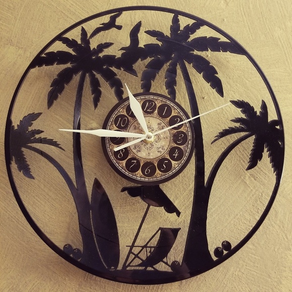 Coconut ISLAND vinyl record clock - Picture 3 of 5